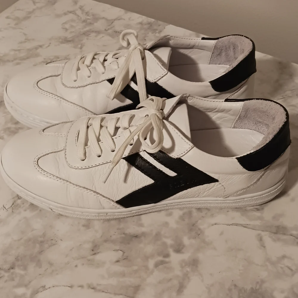 Andrea Conti Classic White And Black Women's Leather Sneakers - Picture 2 of 11